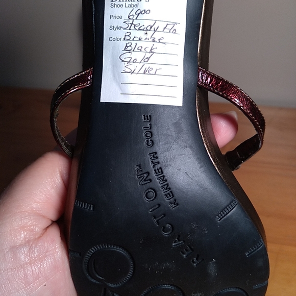 Kenneth Cole Reaction Womans Kitten Heel 2 " Bronze Rhinestone Sandals SZ 6 - Picture 9 of 9